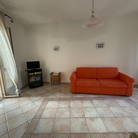 아파트 Pirrio'S Apartment 트로페아
